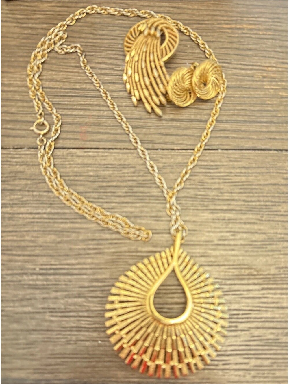 Beautiful Vintage Crown Trifari Necklace 26-32” Clip Earrings And Brooch Set - Picture 8 of 8